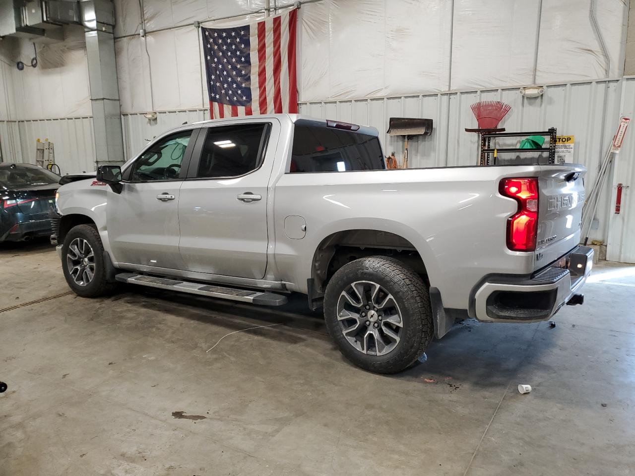 2022 Chevrolet Silverado - Image 2