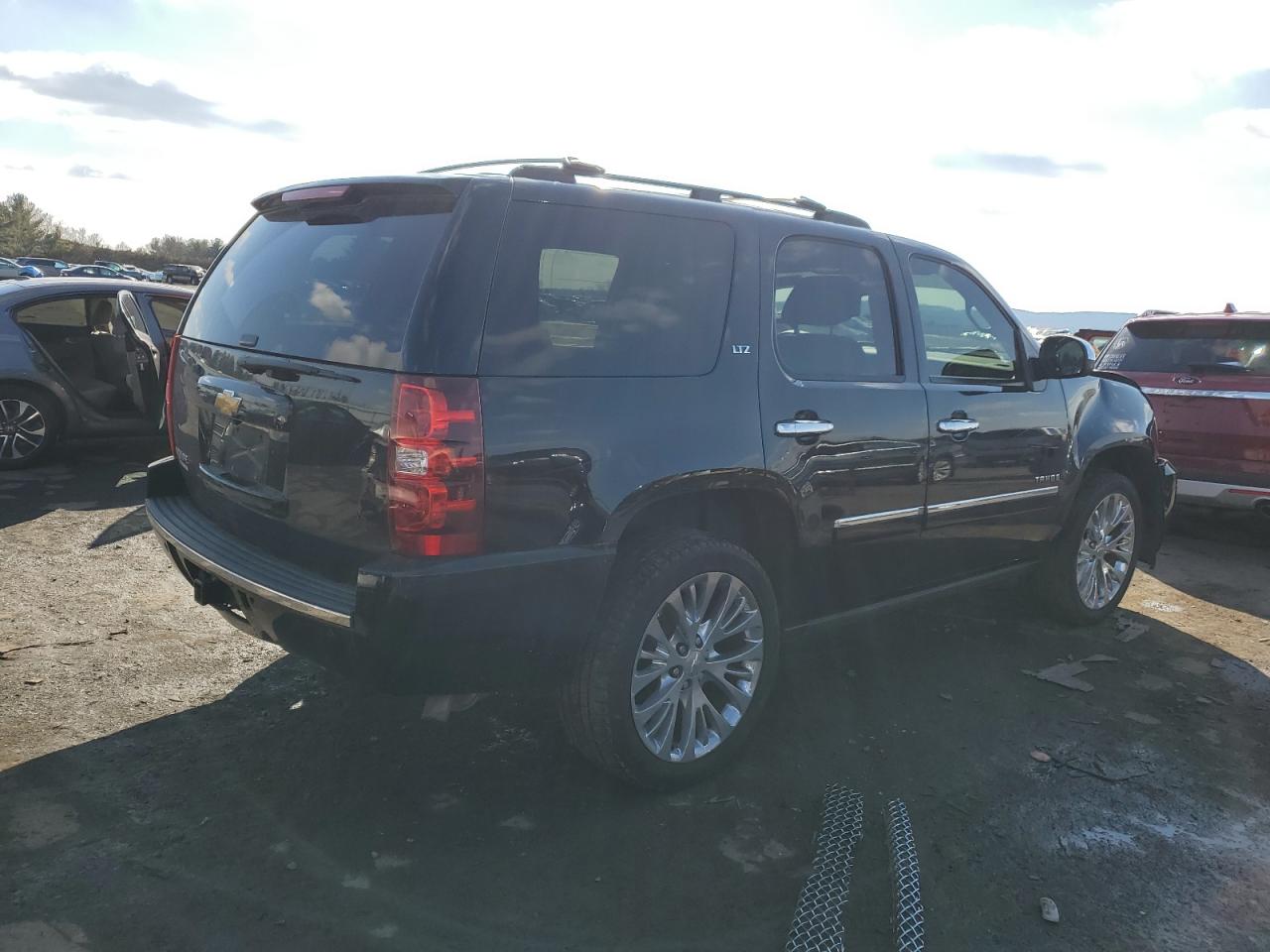 2014 Chevrolet Tahoe - Image 3