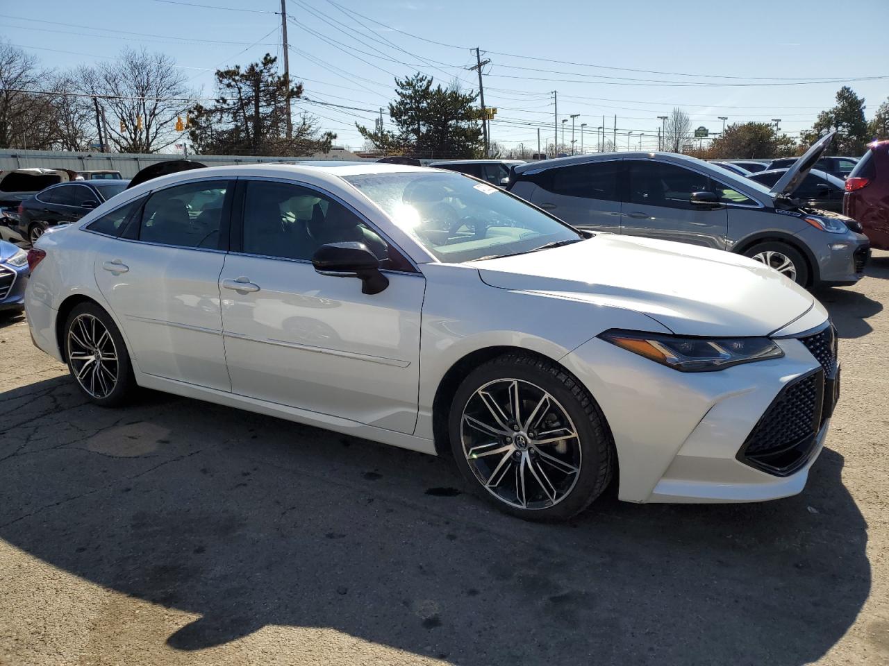 2019 Toyota Avalon - Image 4