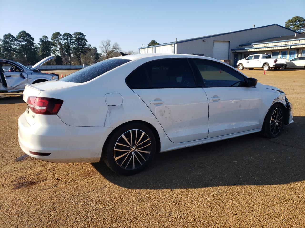 2016 Volkswagen Jetta - Image 3