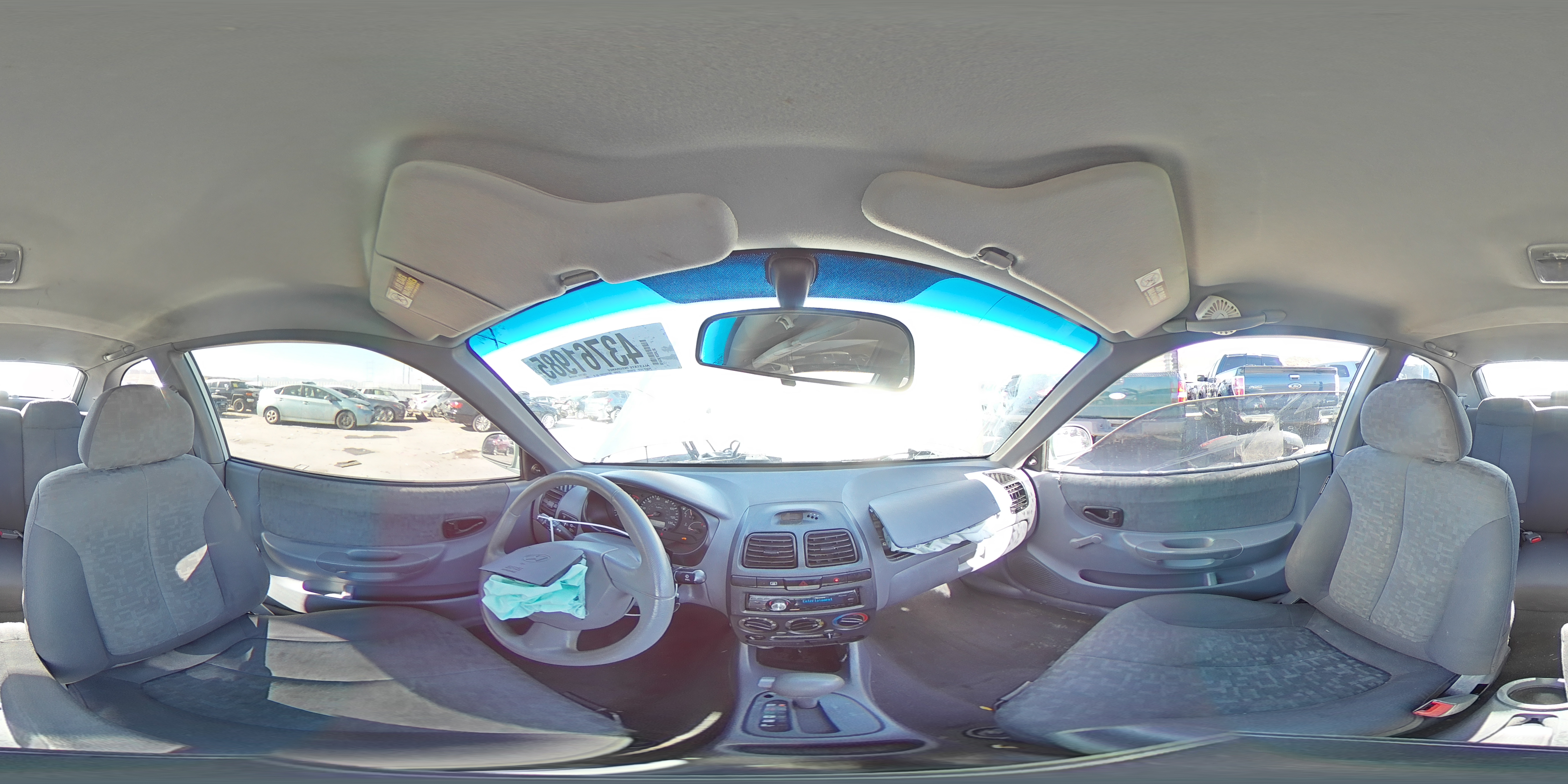 2005 Hyundai Accent - Image 13