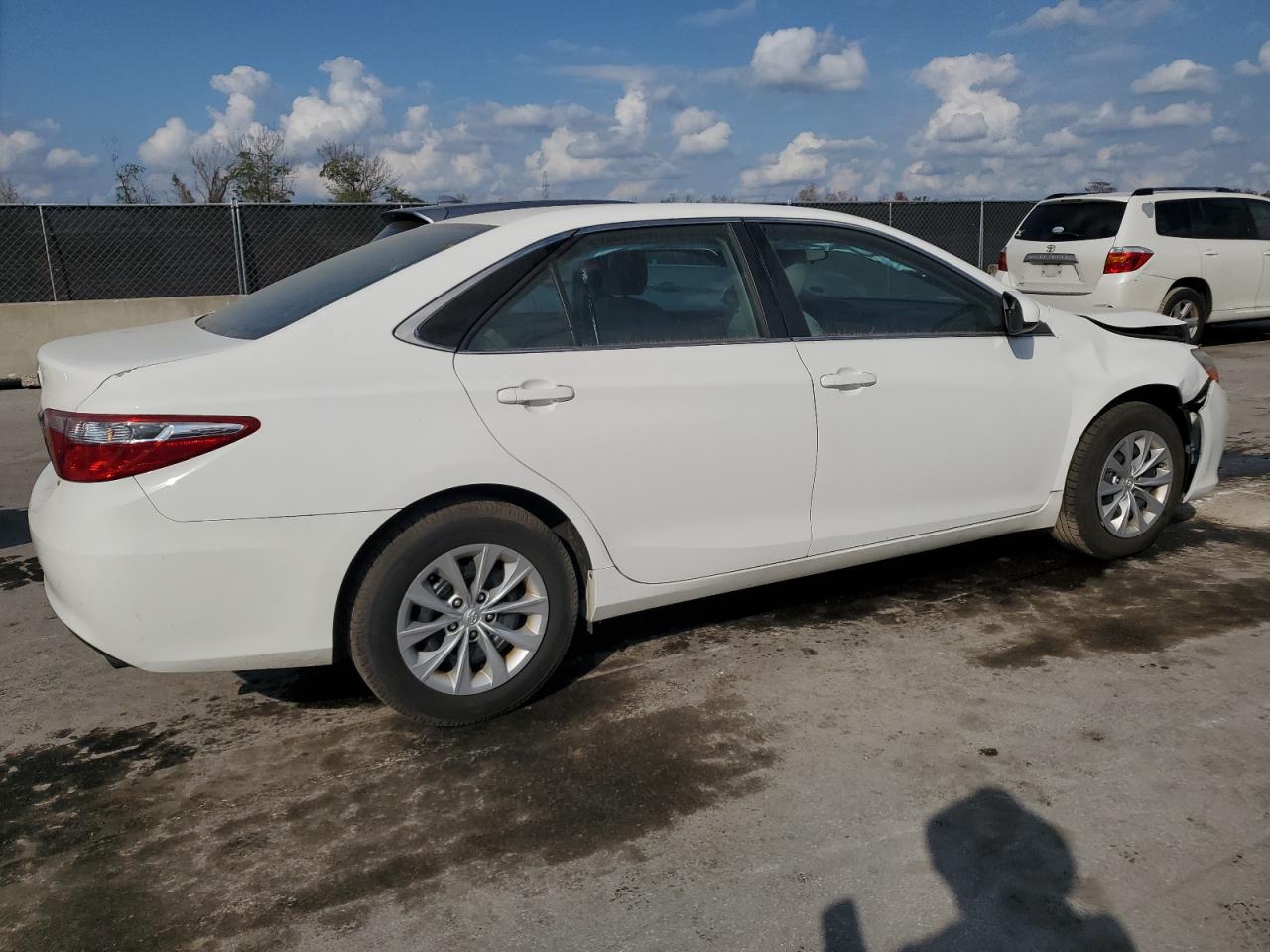 2016 Toyota Camry - Image 3