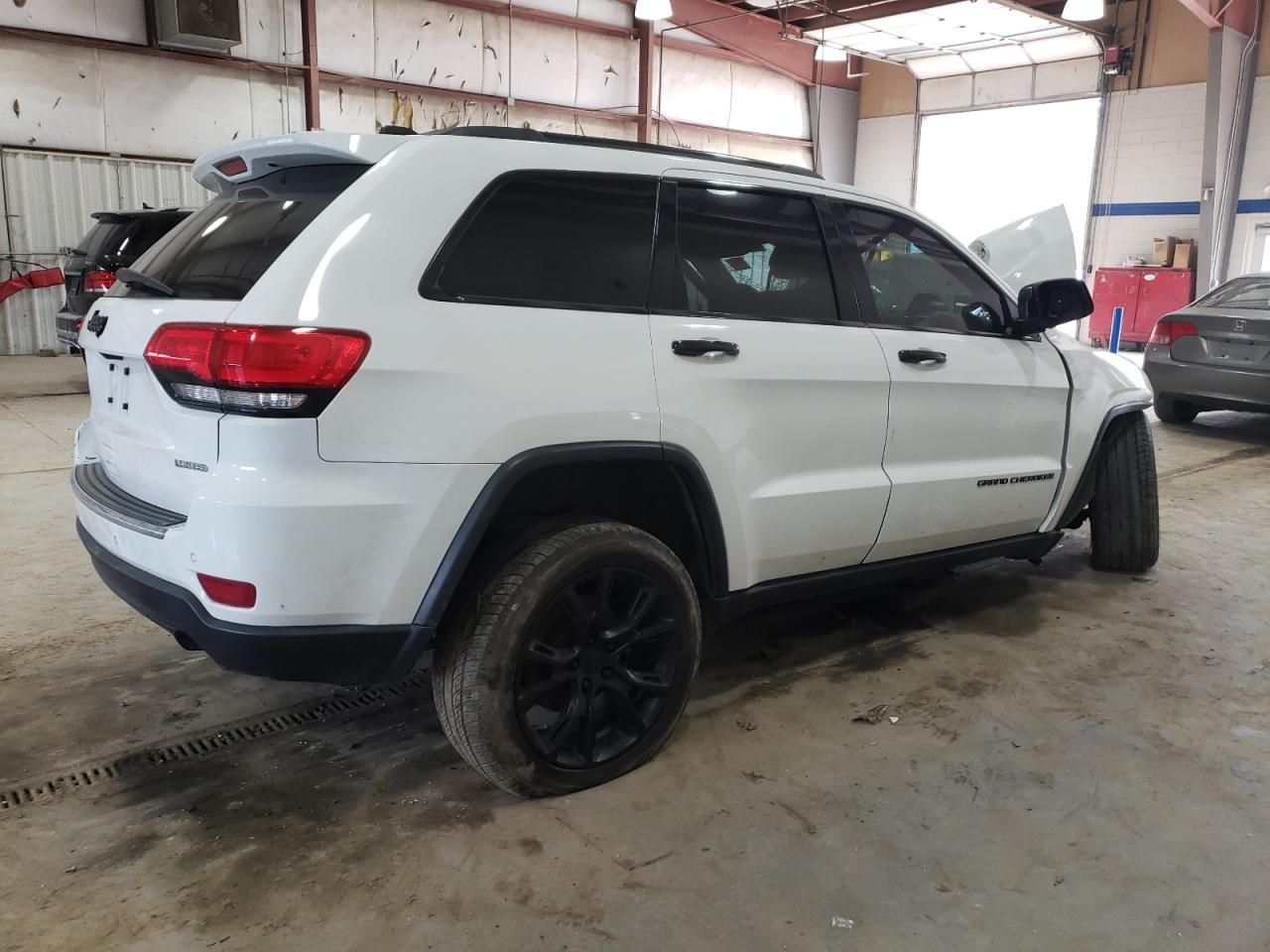 2015 Jeep Grand Cherokee - Image 3