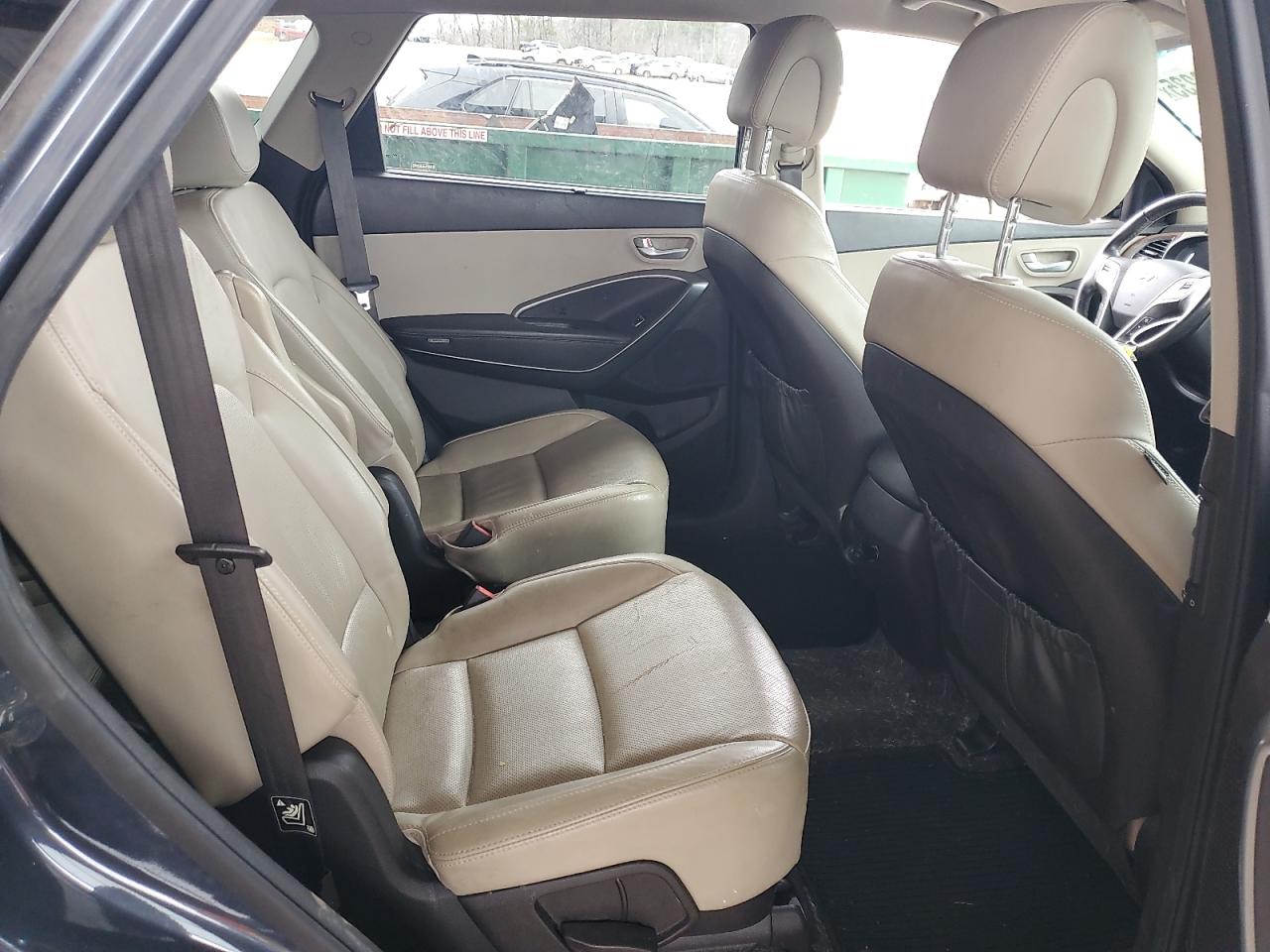 2015 Hyundai Santa Fe - Image 11