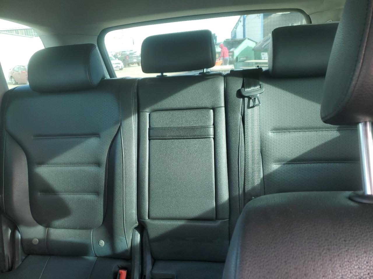 2014 Volkswagen Touareg - Image 10