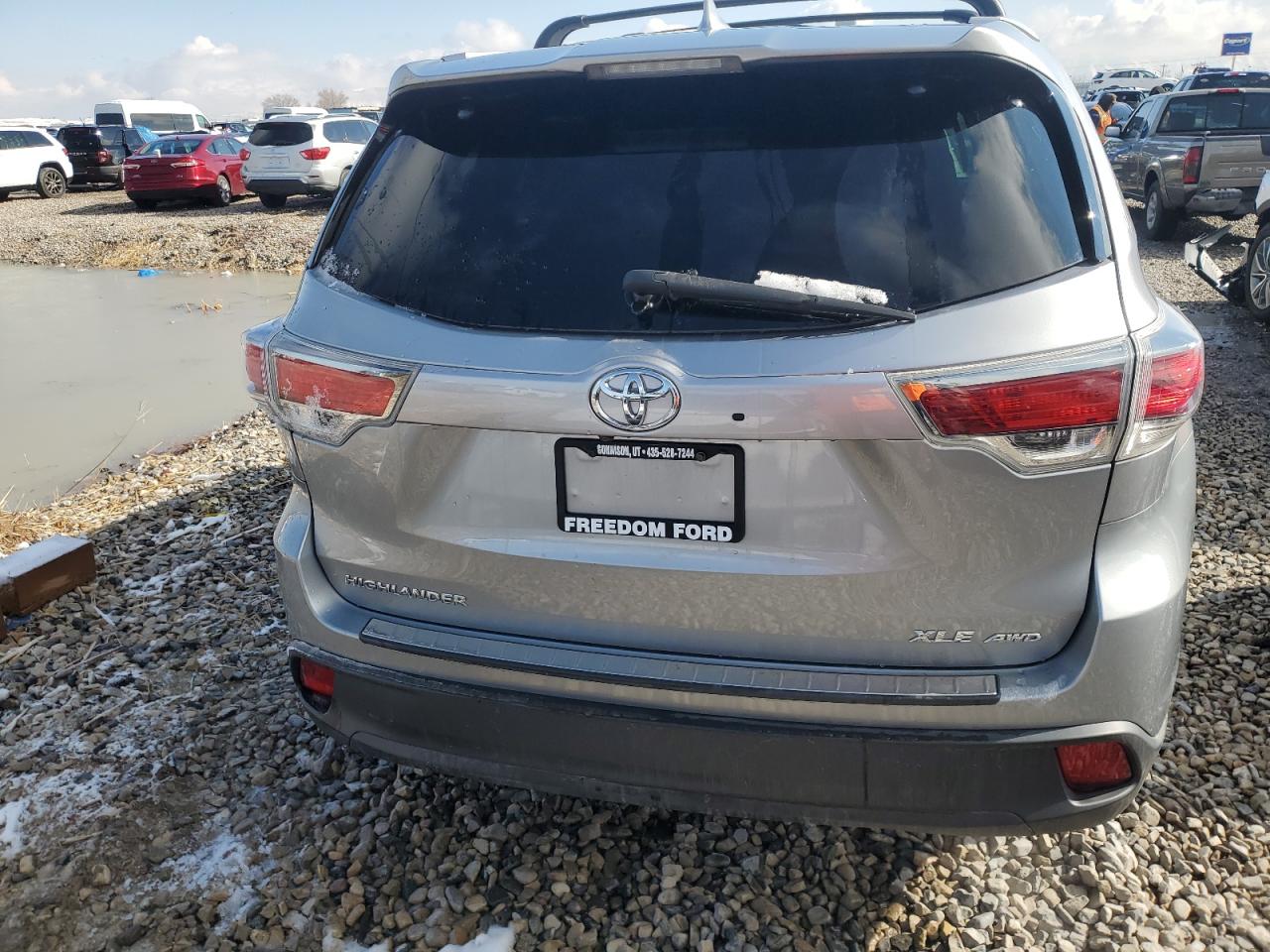 2015 Toyota Highlander - Image 6