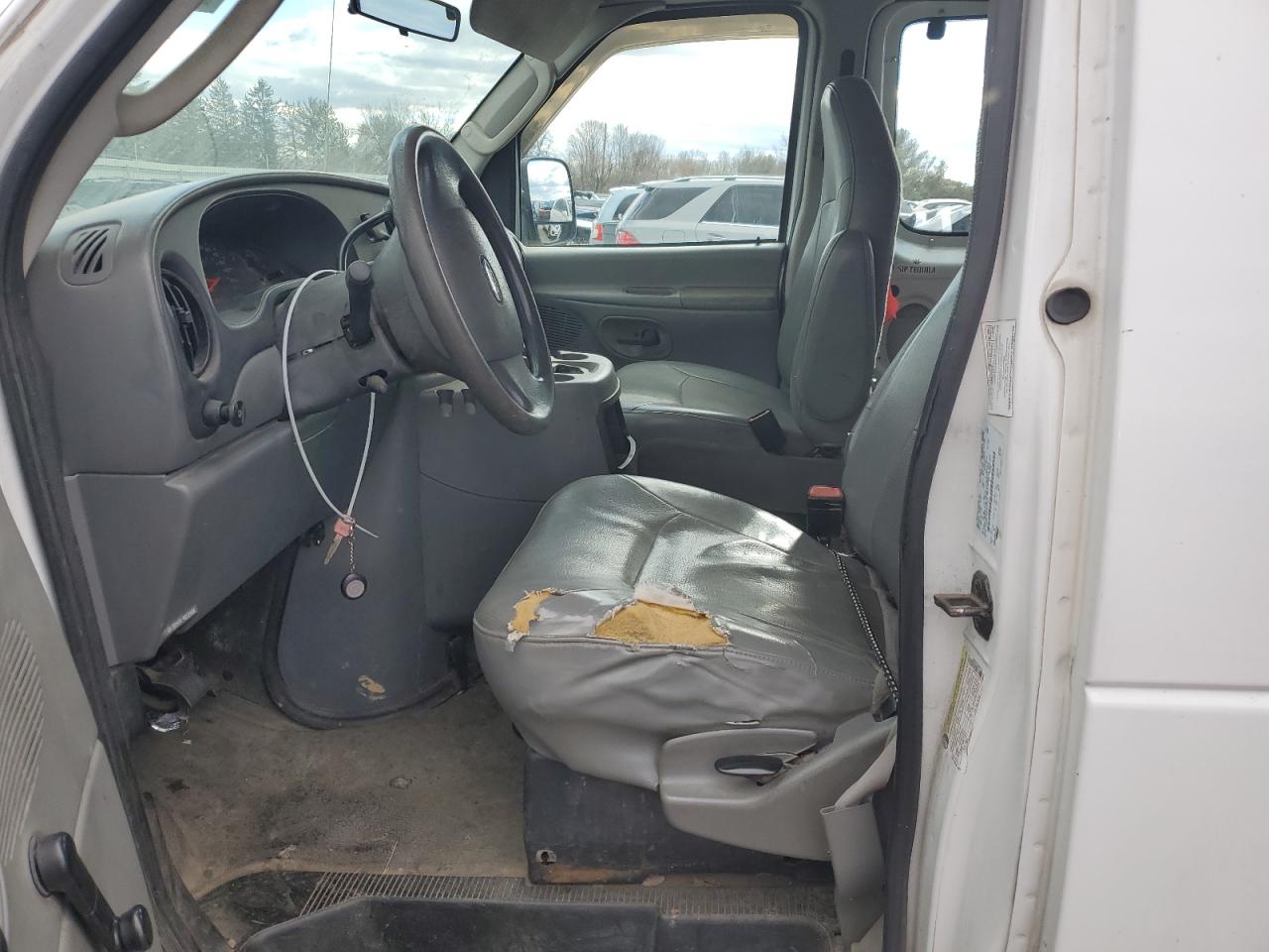 2005 Ford Econoline - Image 7