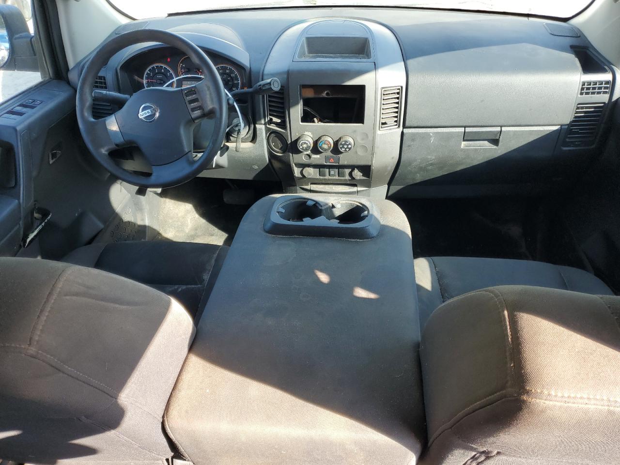 2009 Nissan Titan - Image 8