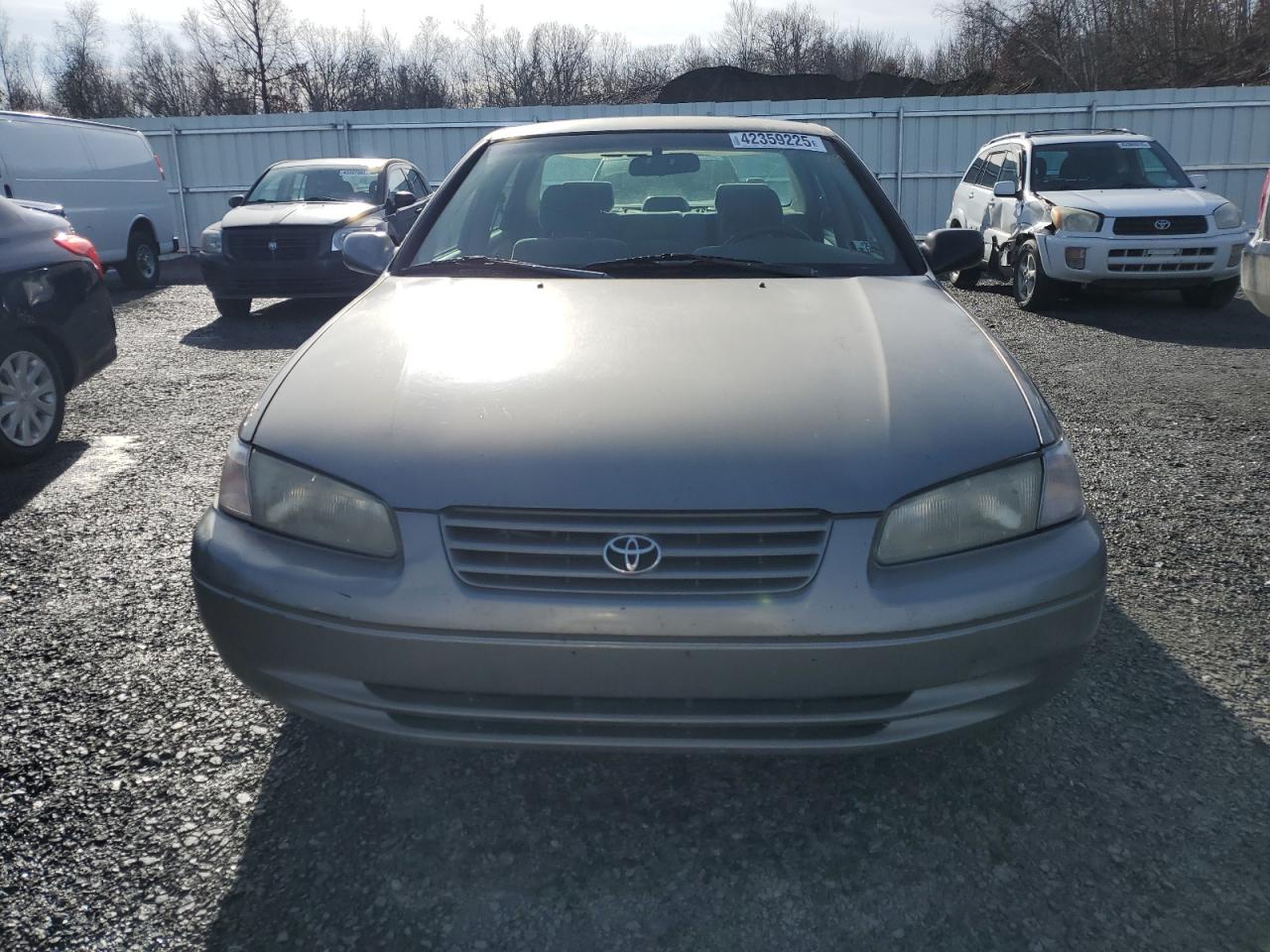 1997 Toyota Camry - Image 5