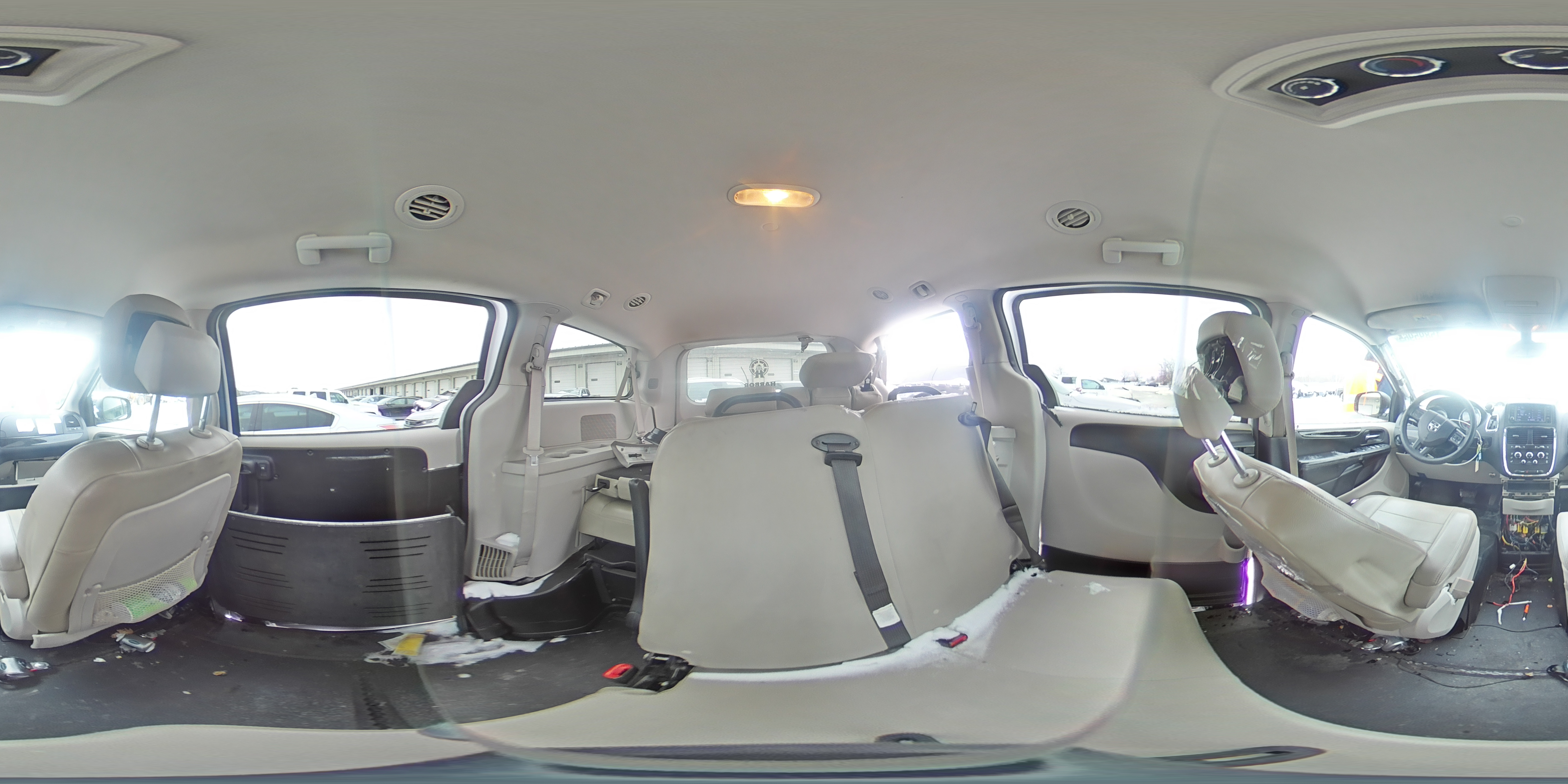 2019 Dodge Caravan - Image 14