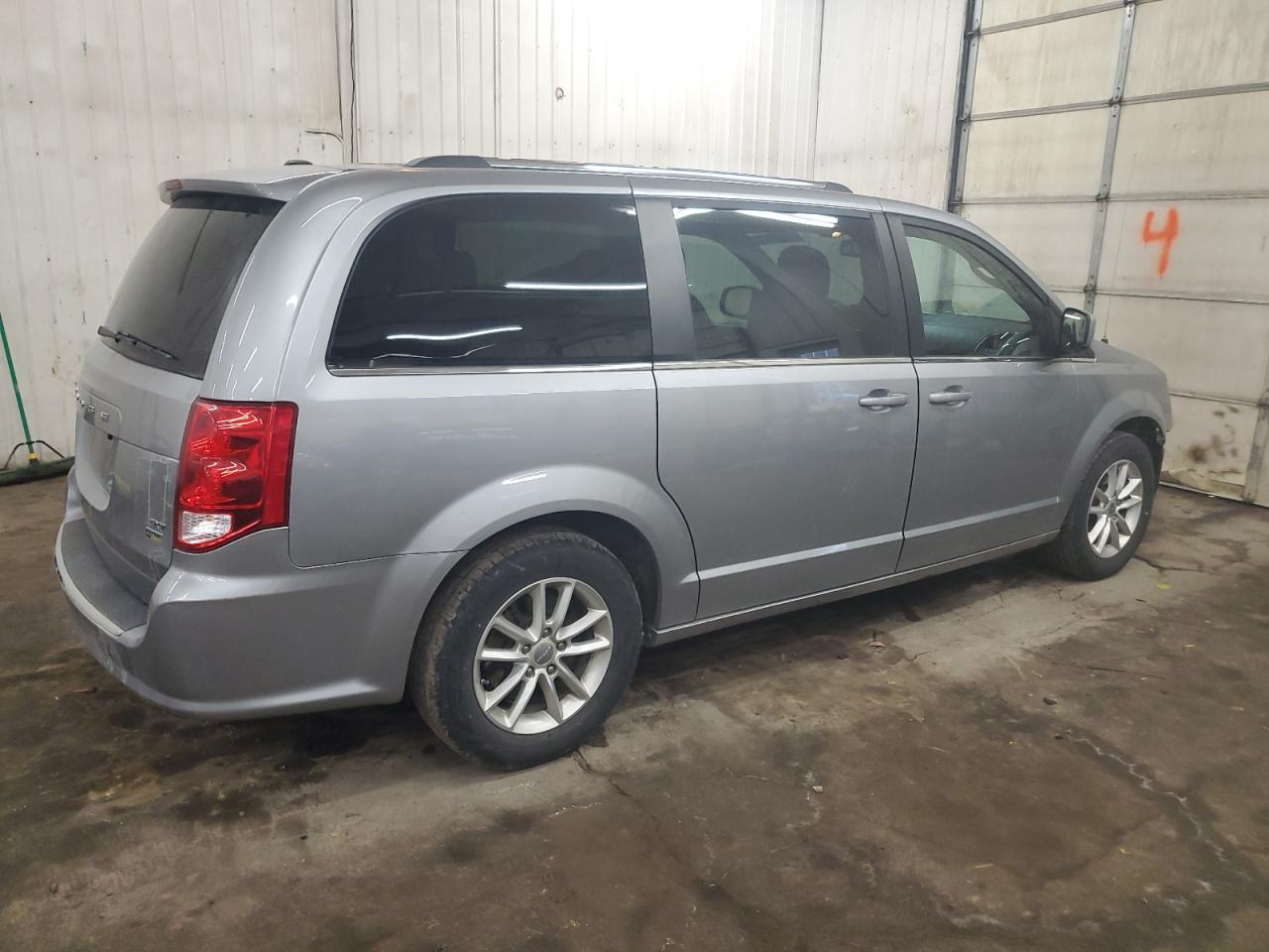 2019 Dodge Caravan - Image 3