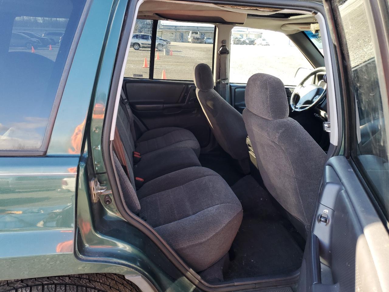 1996 Jeep Grand Cherokee - Image 10