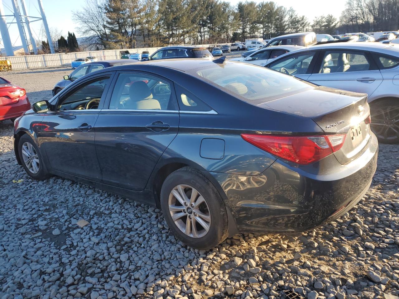 2012 Hyundai Sonata - Image 2