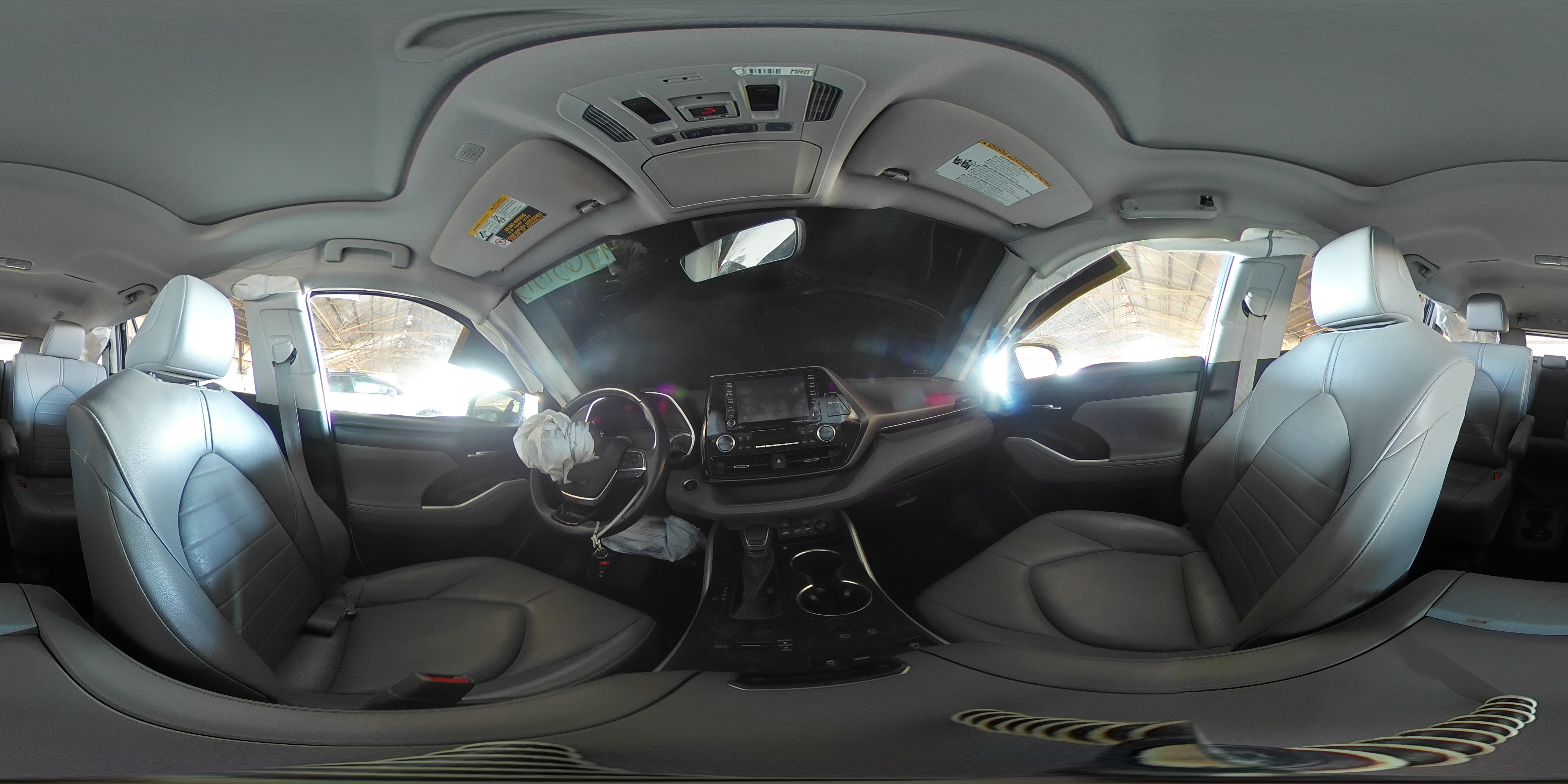 2021 Toyota Highlander - Image 14