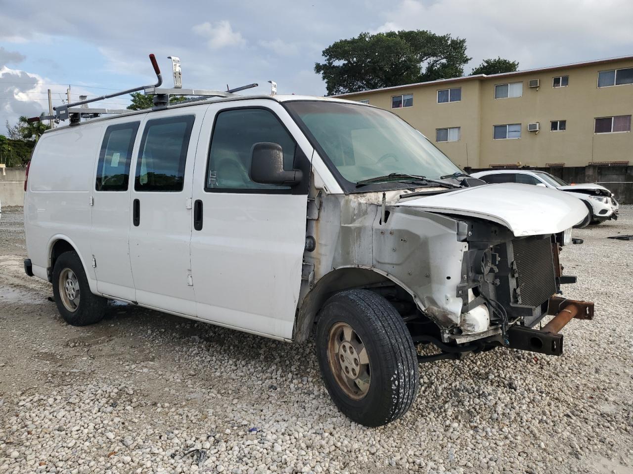 2003 Chevrolet Express - Image 4