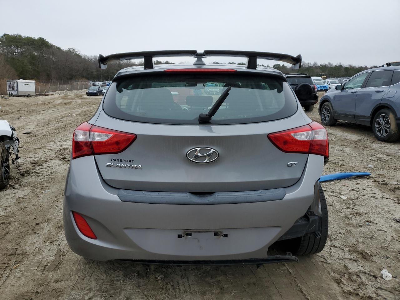2013 Hyundai Elantra - Image 6