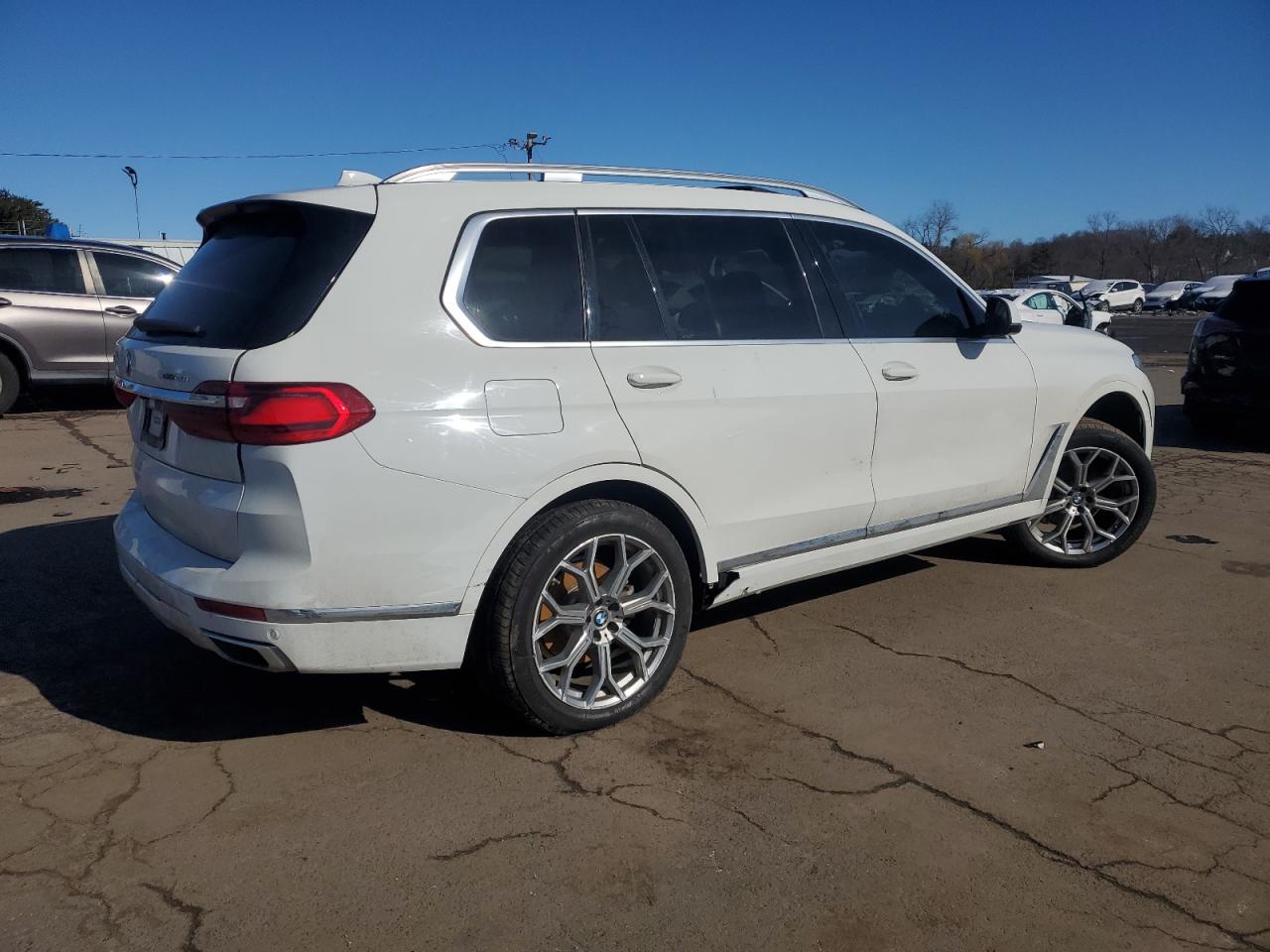 2020 BMW X7 - Image 3