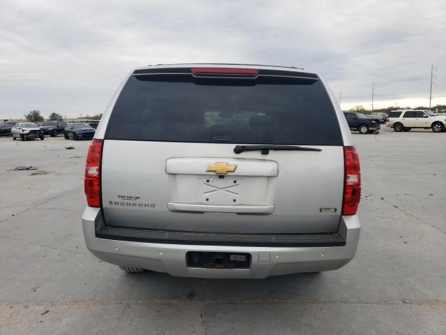 Parquets CHEVROLET SUBURBAN 2012 Silver
