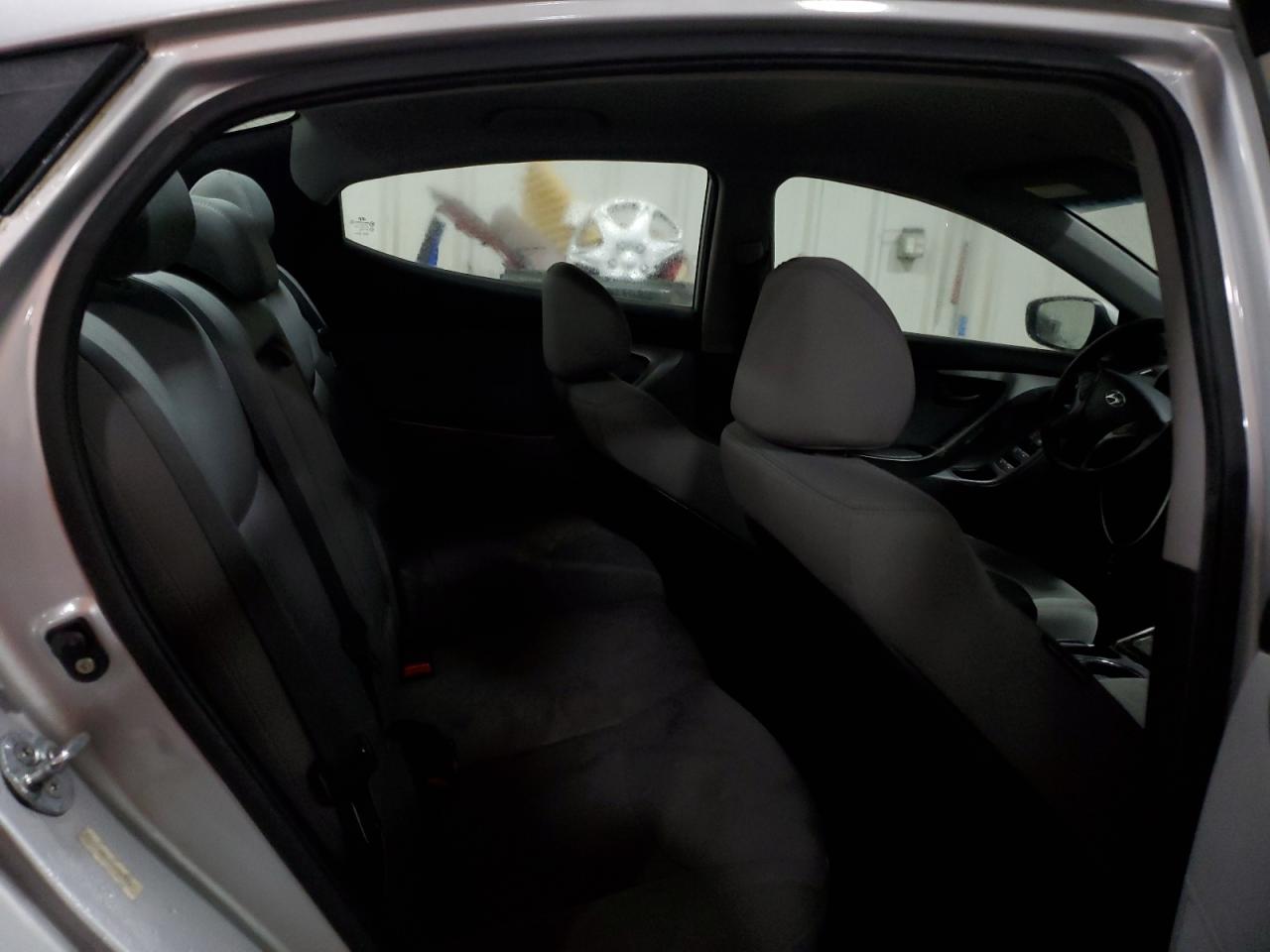 2013 Hyundai Elantra - Image 10