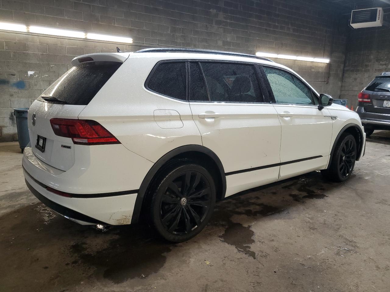 2021 Volkswagen Tiguan - Image 3