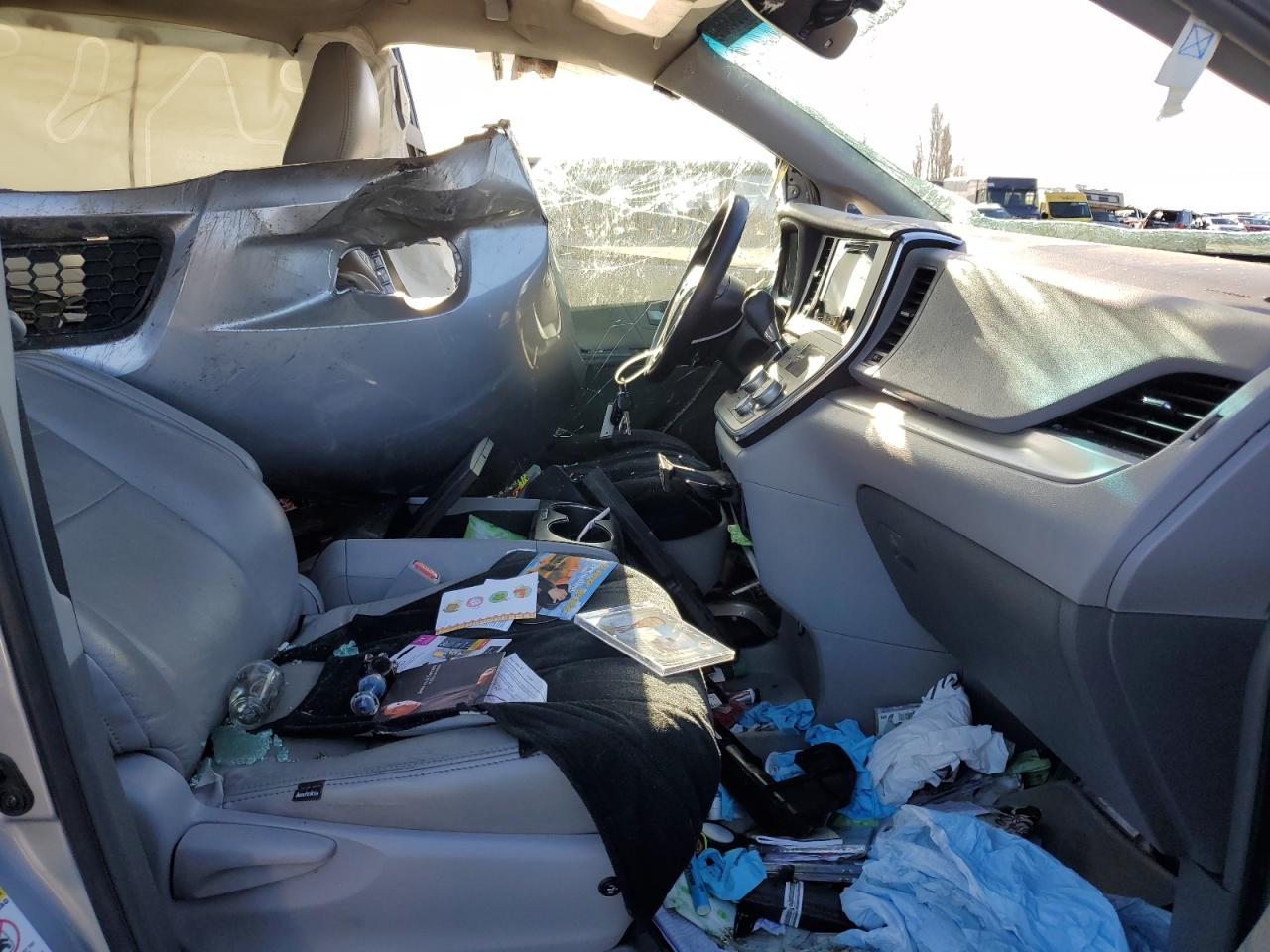 2015 Toyota Sienna - Image 7