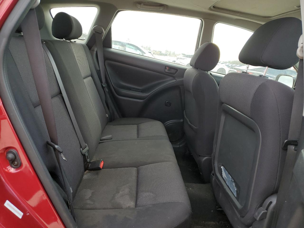 2004 Pontiac Vibe - Image 12