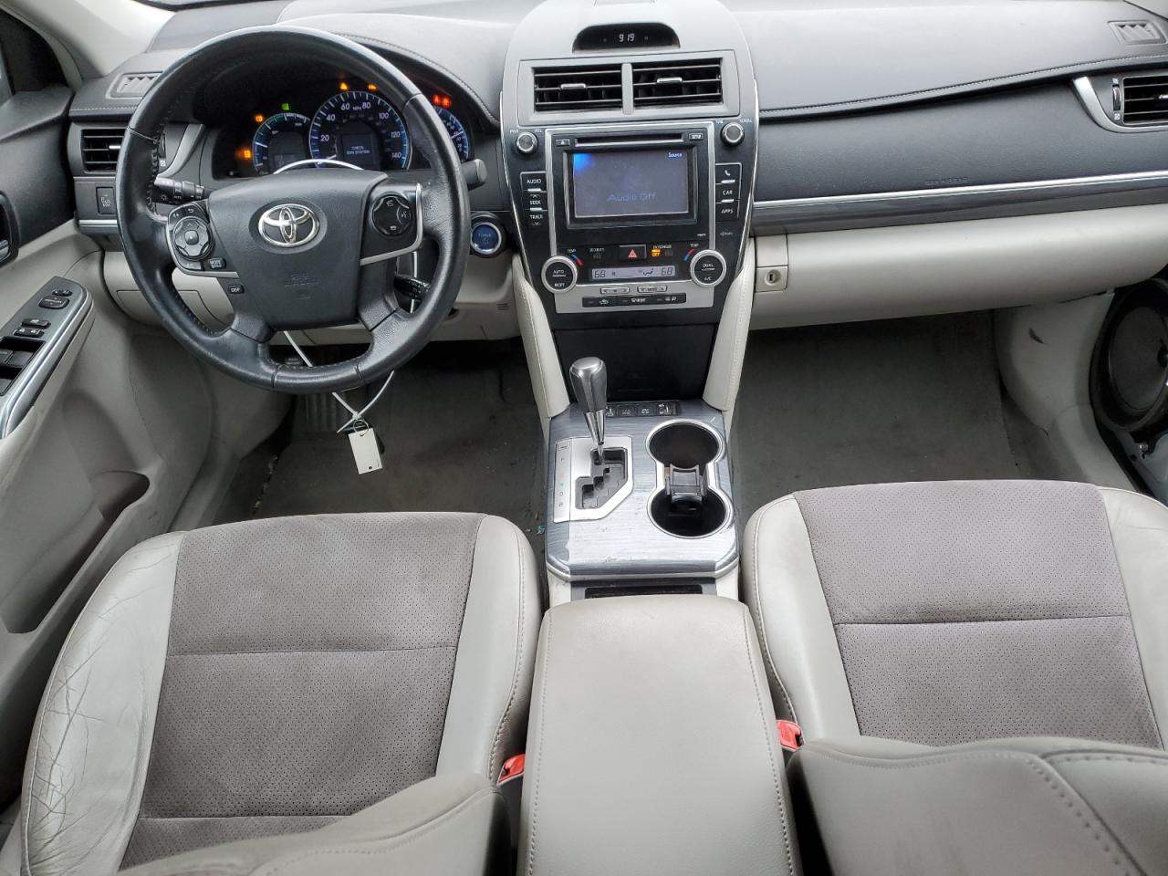 2013 Toyota Camry - Image 8