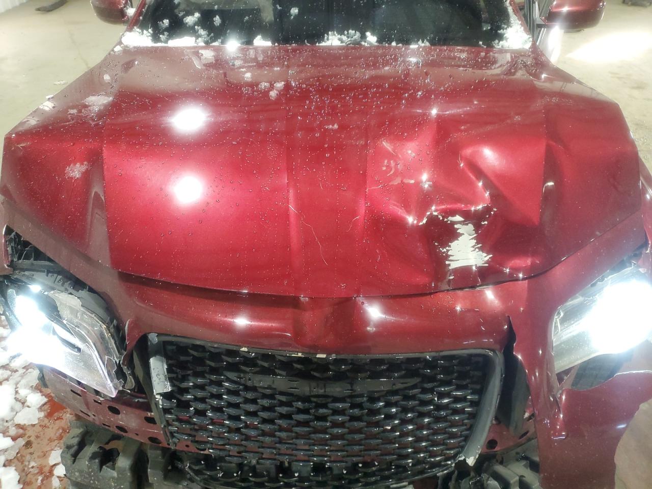 2019 Chrysler 300 - Image 11
