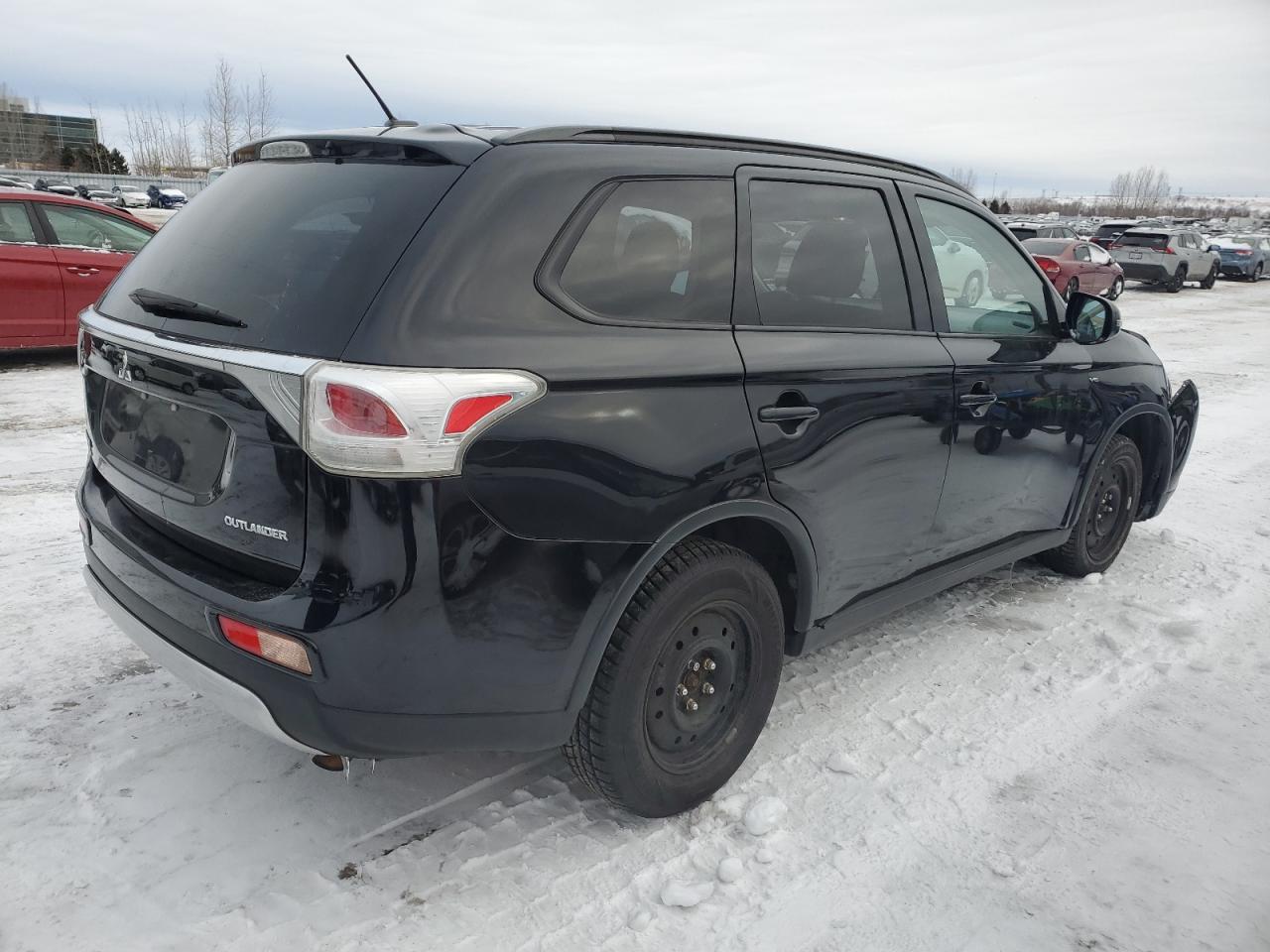 2015 Mitsubishi Outlander - Image 3