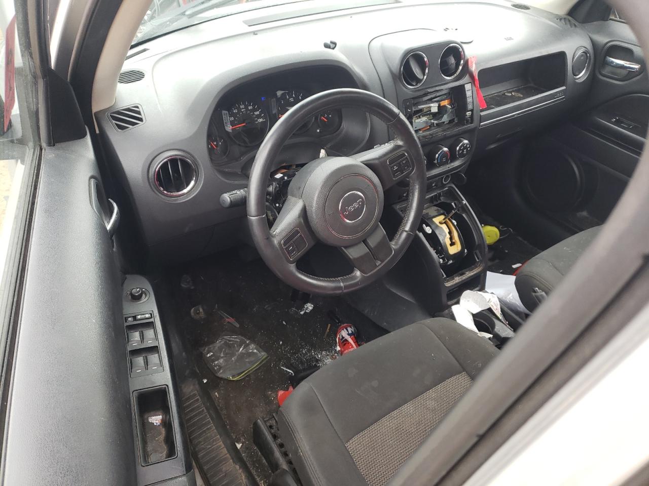 2013 Jeep Liberty (Patriot) - Image 8