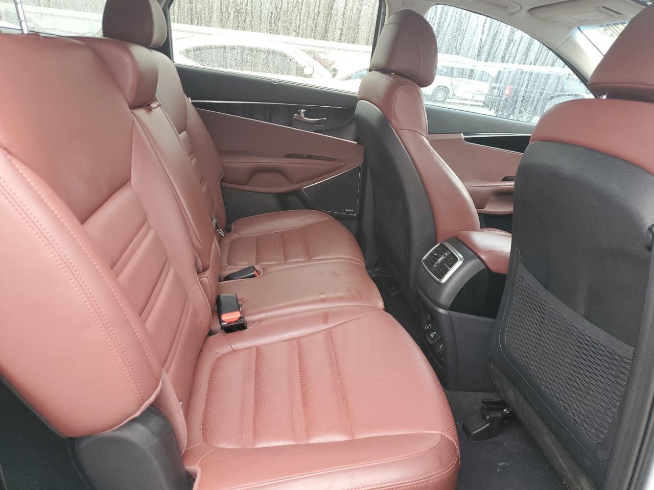 2017 Kia Sorento - Image 11