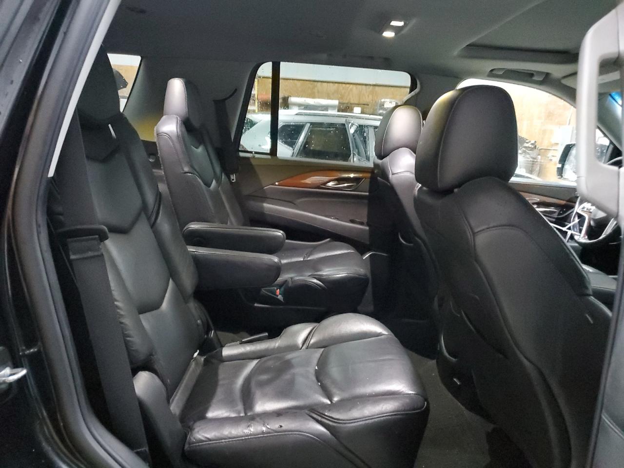 2018 Cadillac Escalade - Image 11
