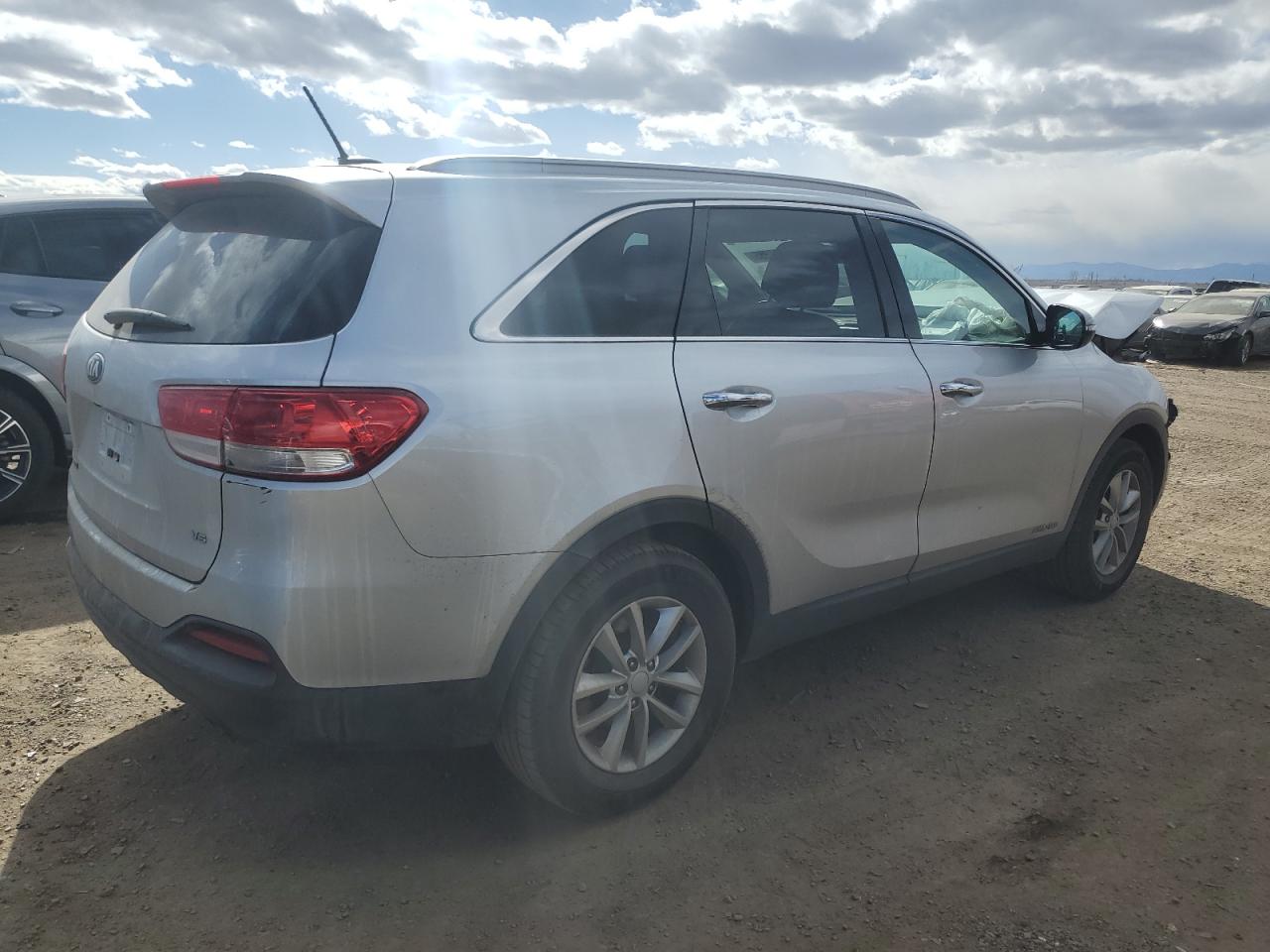 2017 Kia Sorento - Image 3