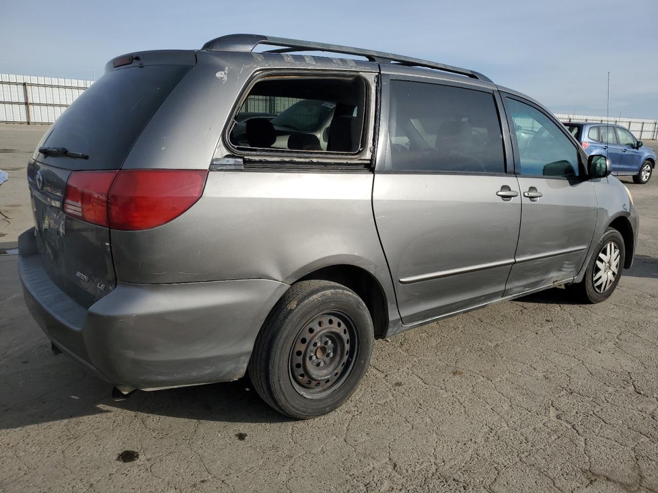 2005 Toyota Sienna - Image 3