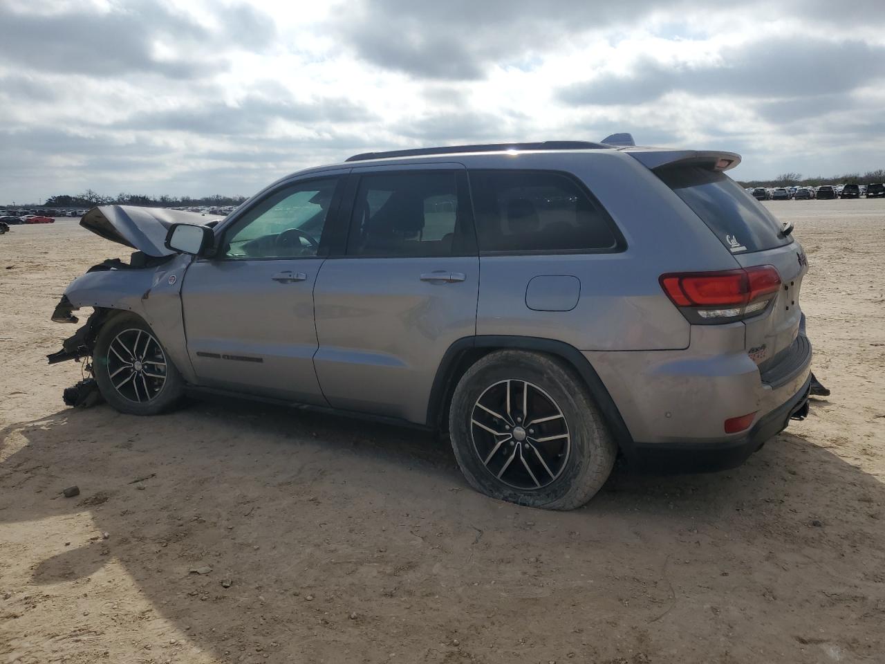 2018 Jeep Grand Cherokee - Image 2