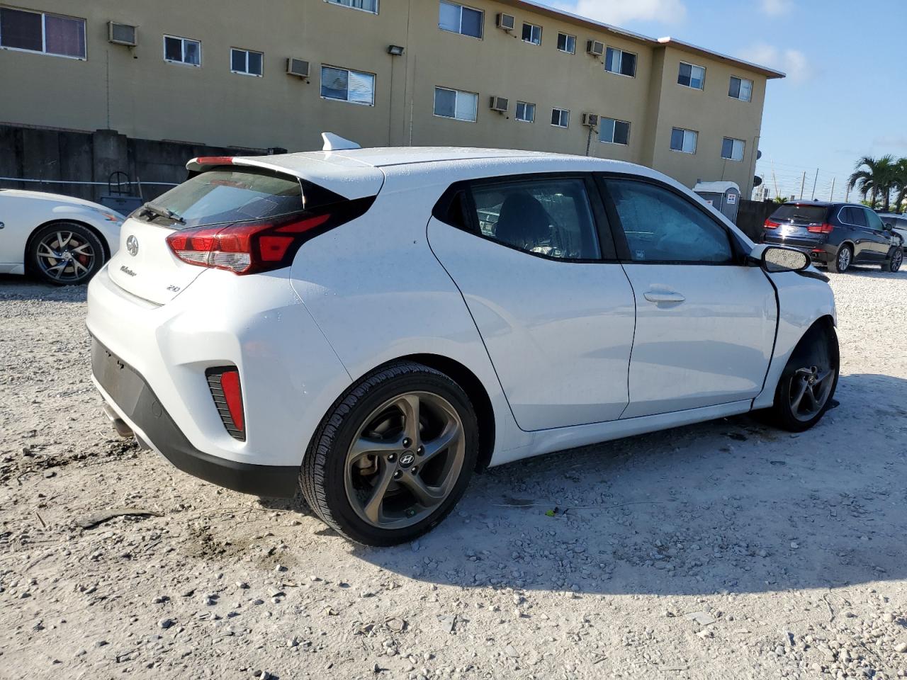 2020 Hyundai Veloster - Image 3