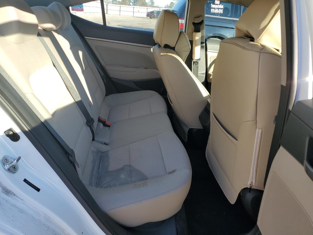2017 Hyundai Elantra - Image 11