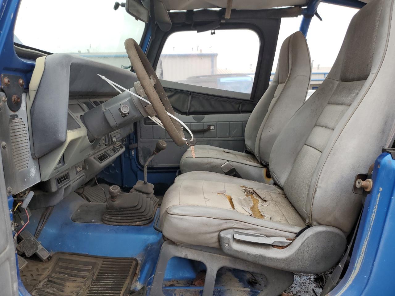 1993 Jeep Wrangler - Image 7