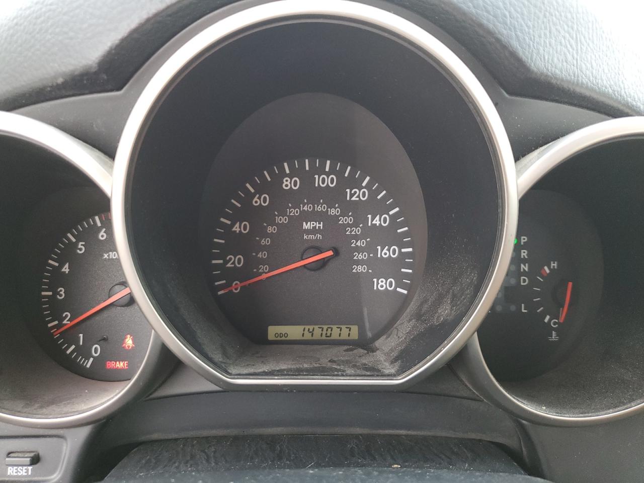 2005 Lexus SC - Image 9
