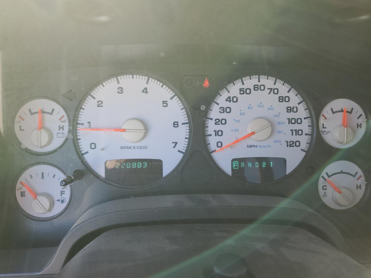 2004 Dodge RAM - Image 9
