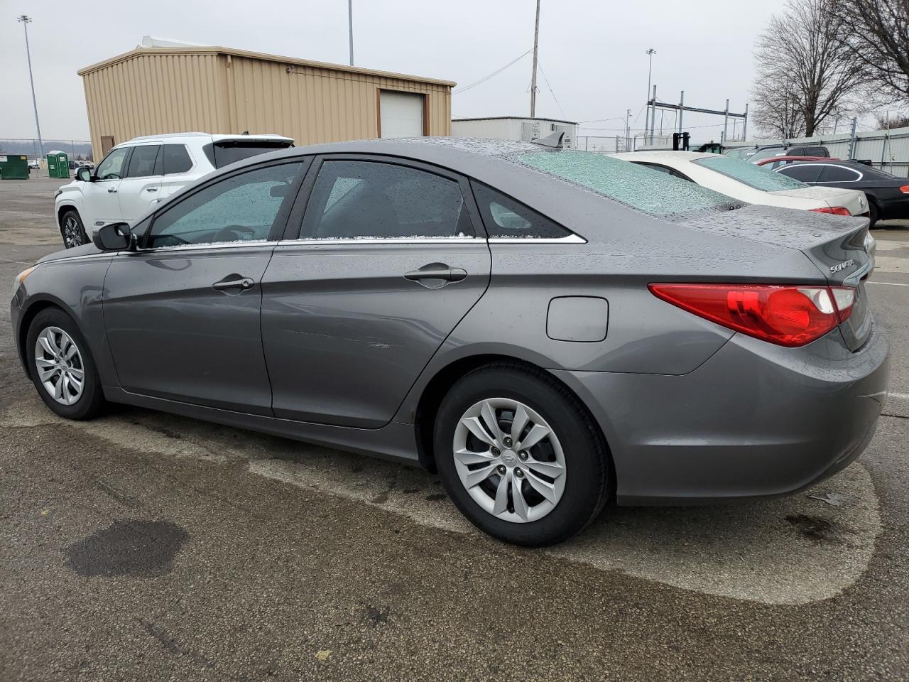 2011 Hyundai Sonata - Image 2