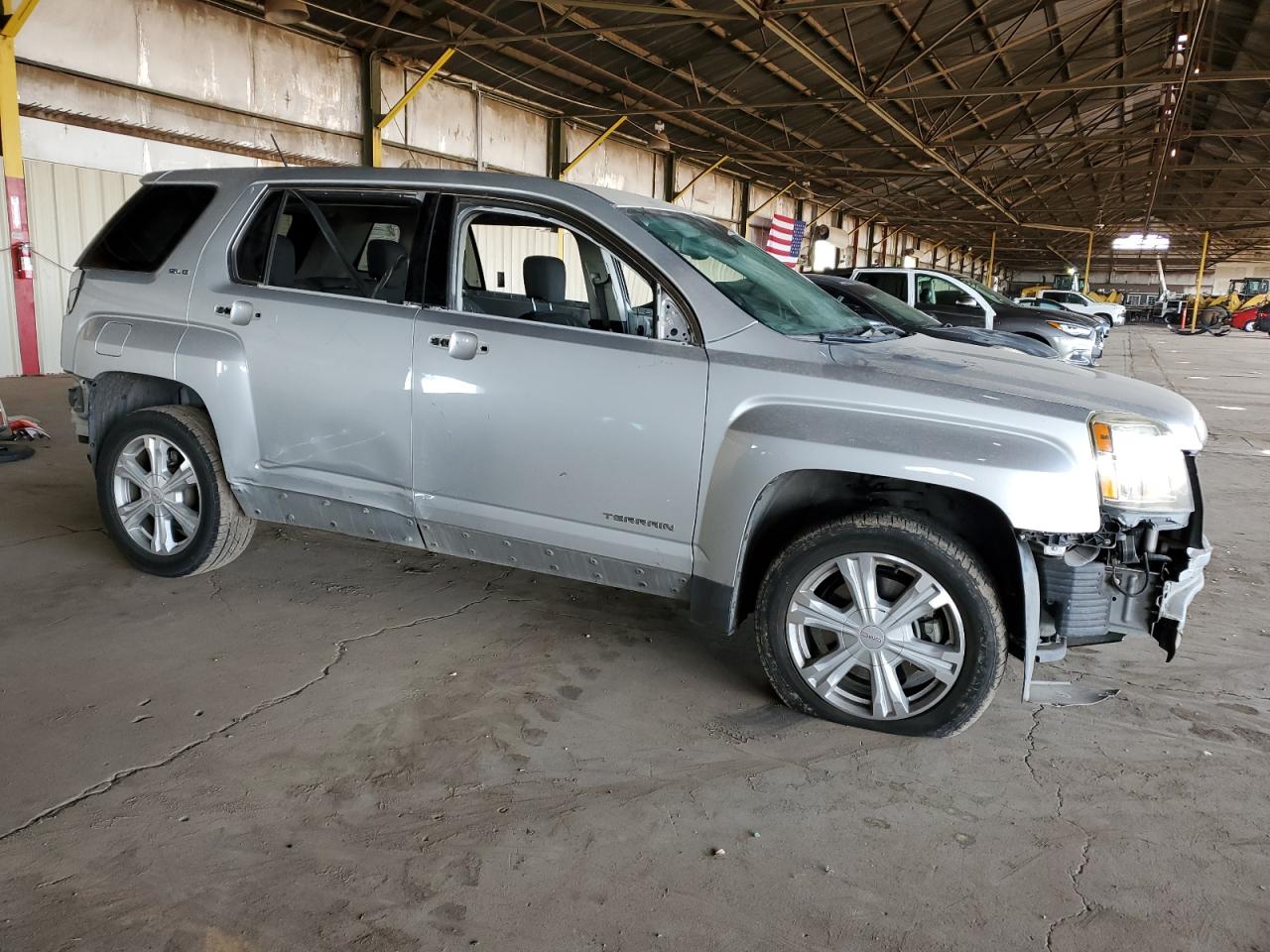 2017 GMC Terrain - Image 4