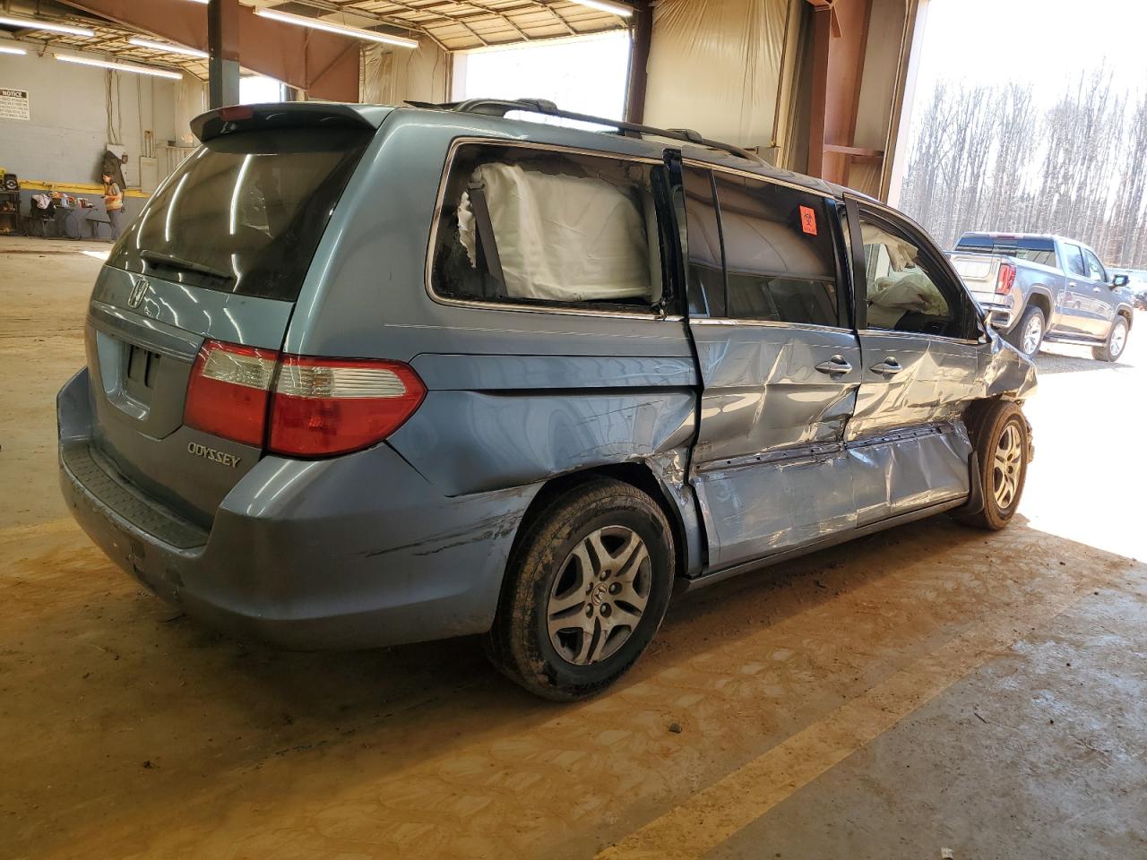 2005 Honda Odyssey - Image 3