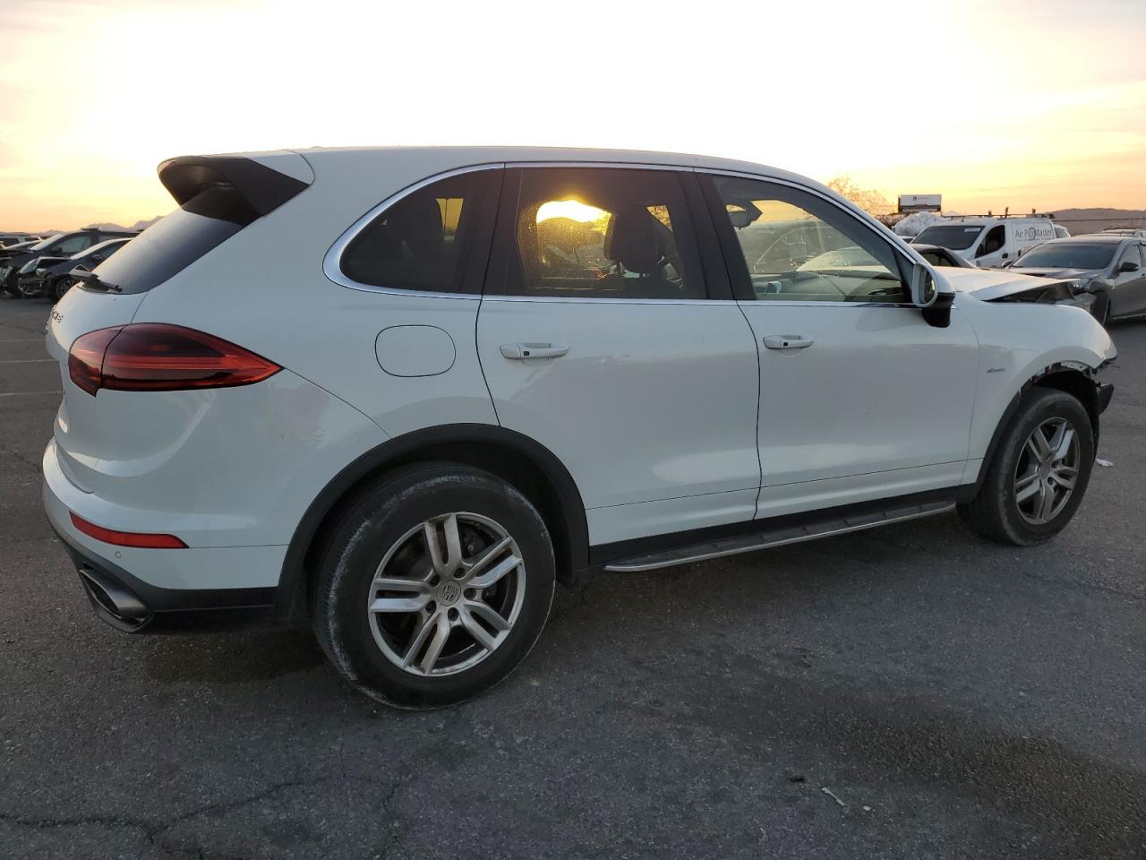 2015 Porsche Cayenne - Image 3