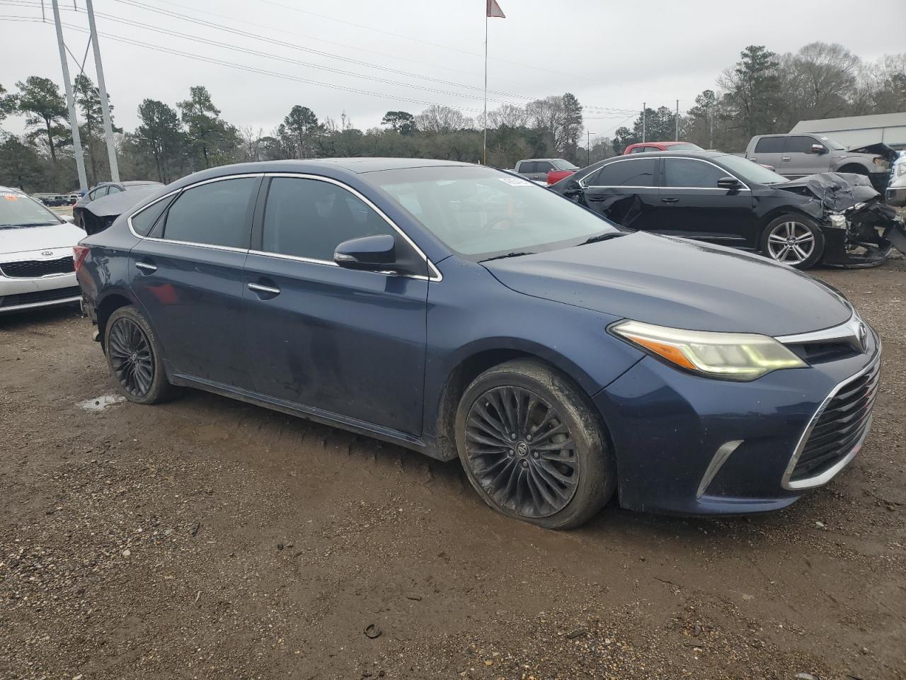 2016 Toyota Avalon - Image 4