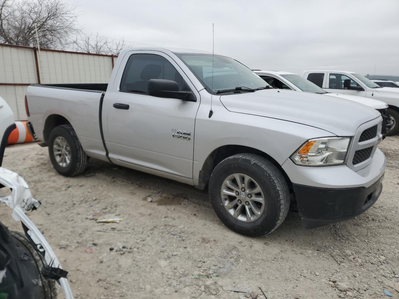2016 RAM 1500 - Image 4