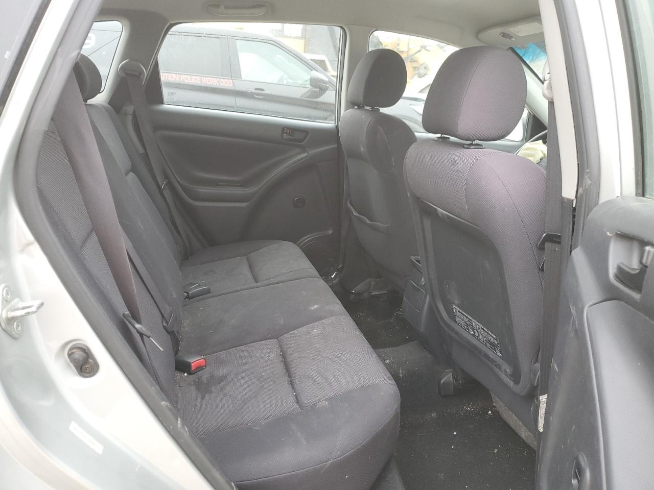 2003 Pontiac Vibe - Image 11