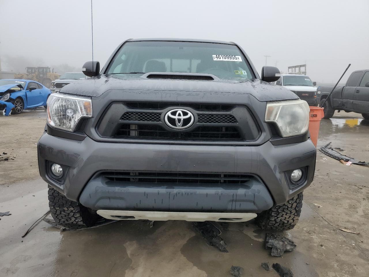 2015 Toyota Tacoma - Image 5
