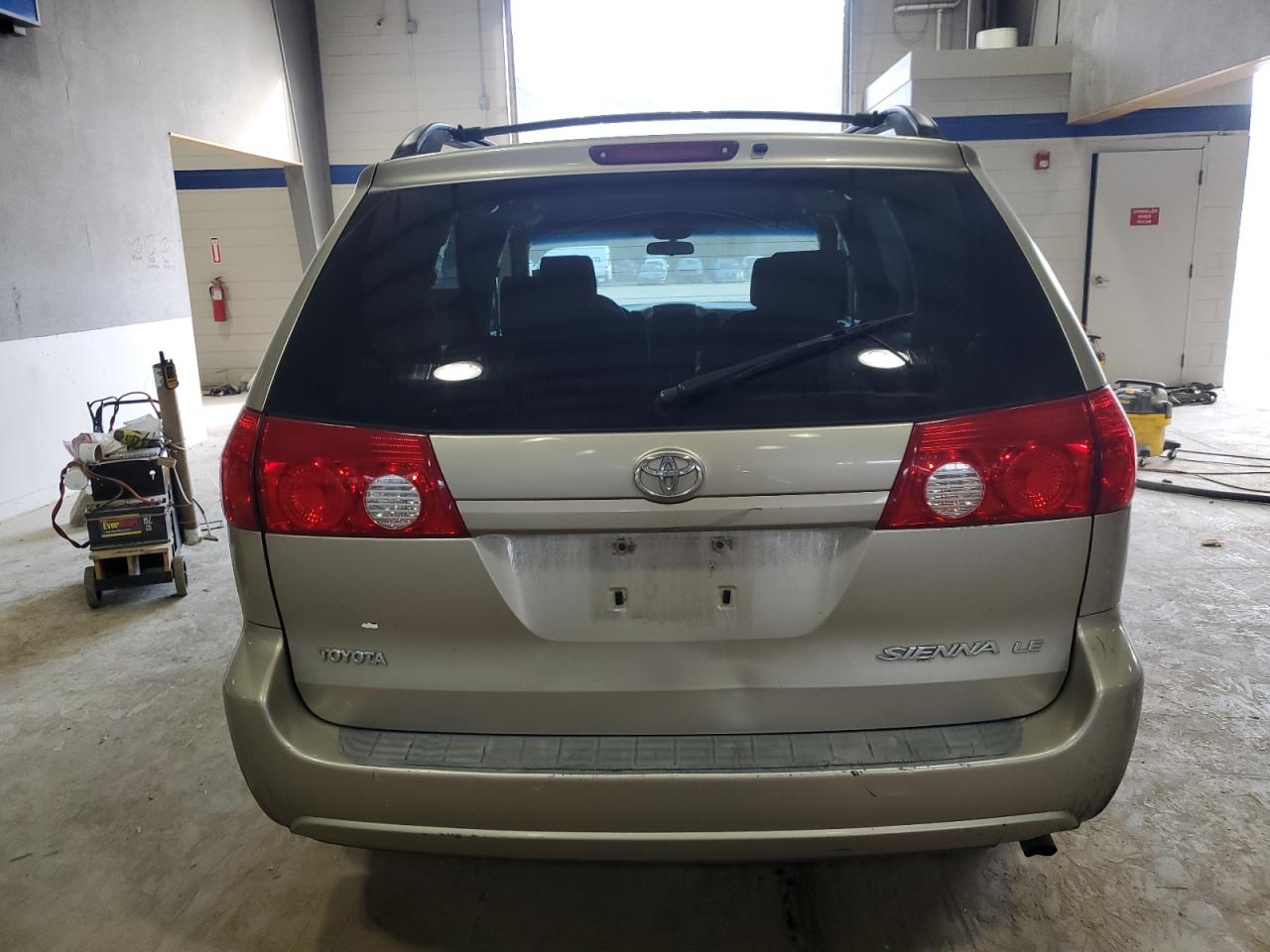 2006 Toyota Sienna - Image 6