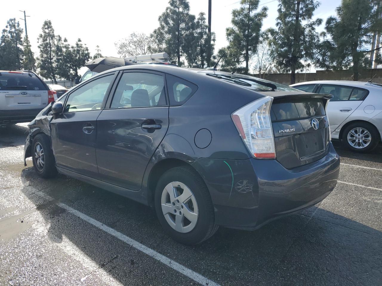 2011 Toyota Prius - Image 2